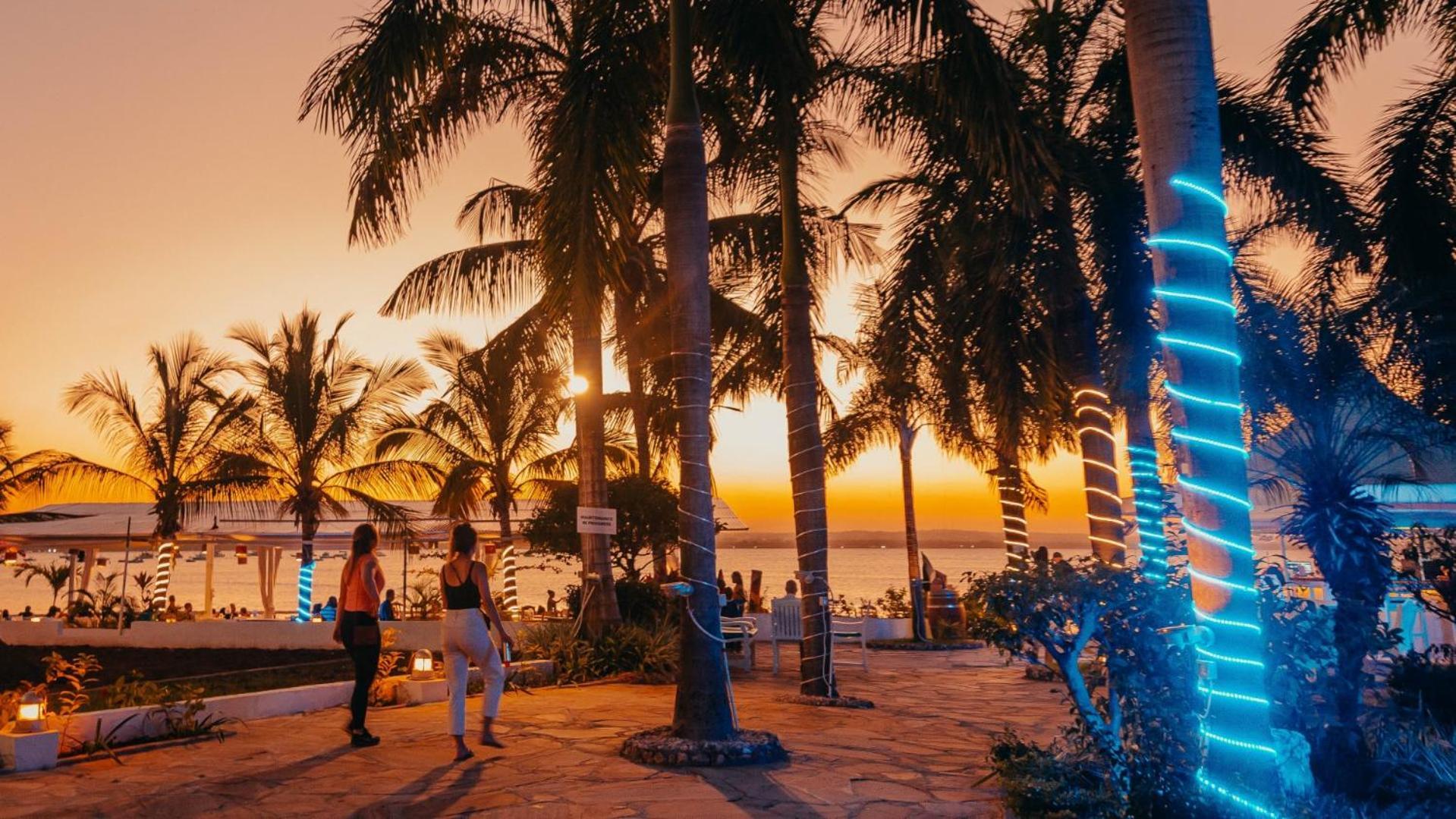 Coral Beach Hotel Dar Es Salaam Ngoại thất bức ảnh